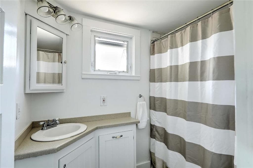 59 Booth Avenue photo 40