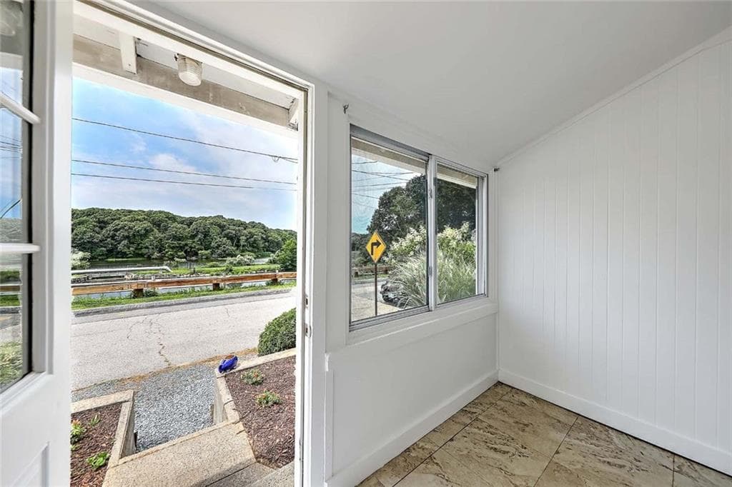 59 Booth Avenue photo 8