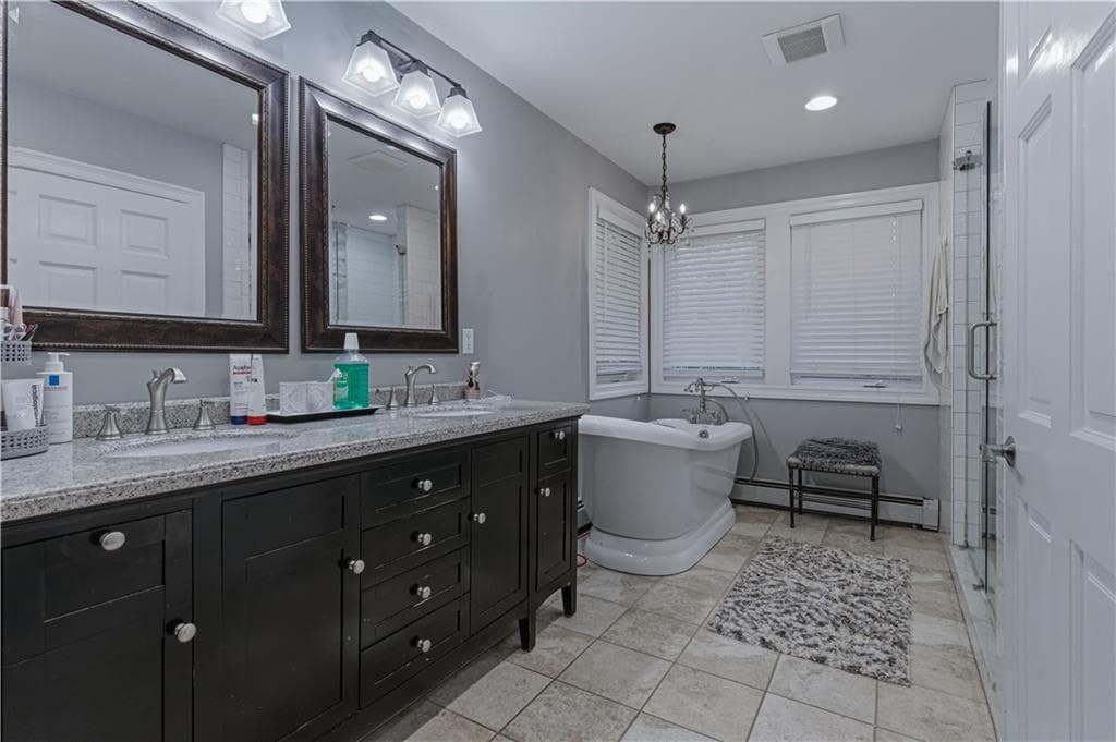 Single Family Residence at 2446 Plainfield Pike, Johnston, photo 16 of 20