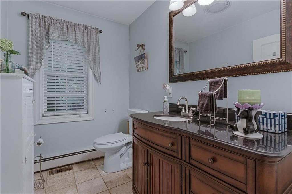 Single Family Residence at 2446 Plainfield Pike, Johnston, photo 18 of 20