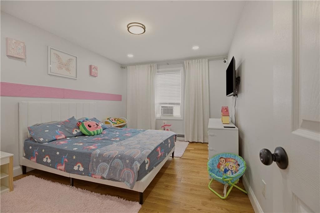 724 Woodman Street photo 25