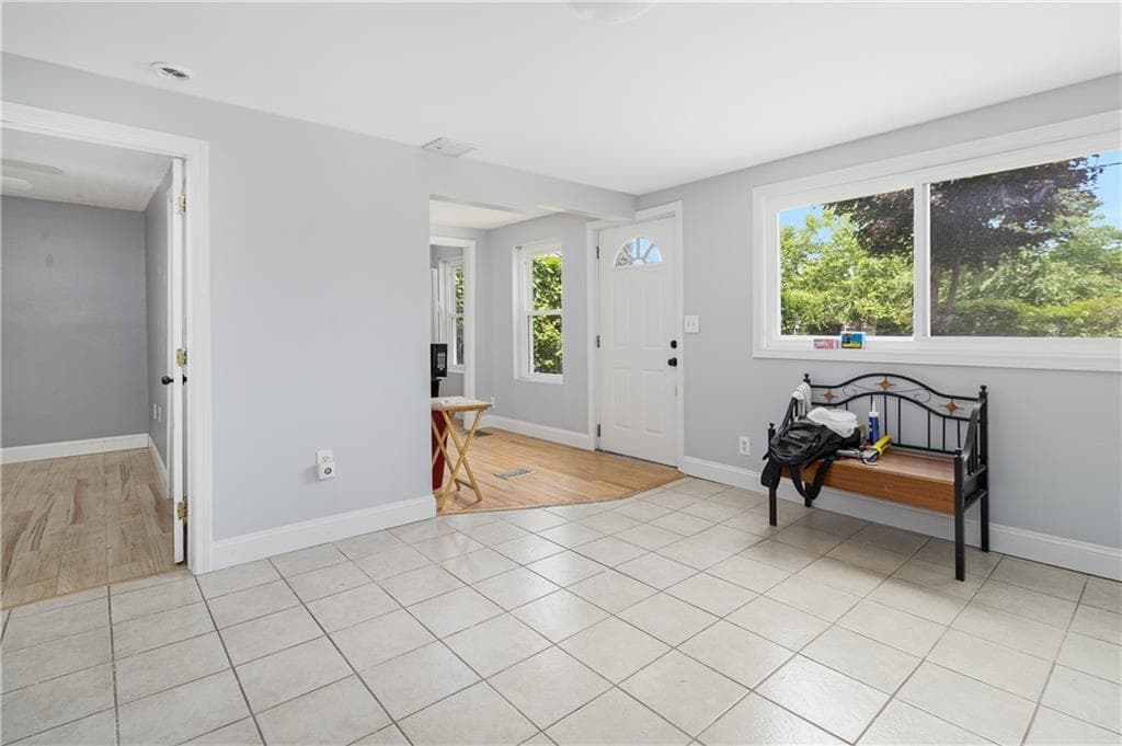 Single Family Residence at 155 Stanton Avenue, East Providence, photo 12 of 36
