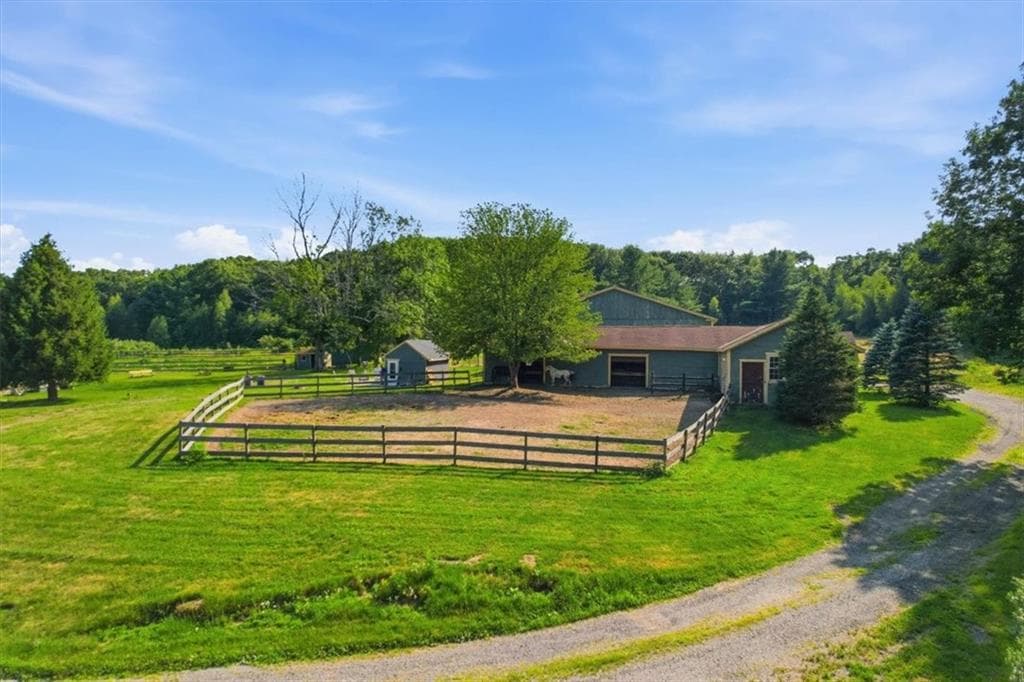 32 Equestrian Way photo 38