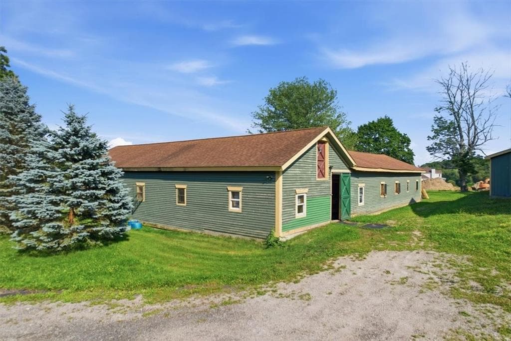 32 Equestrian Way photo 39