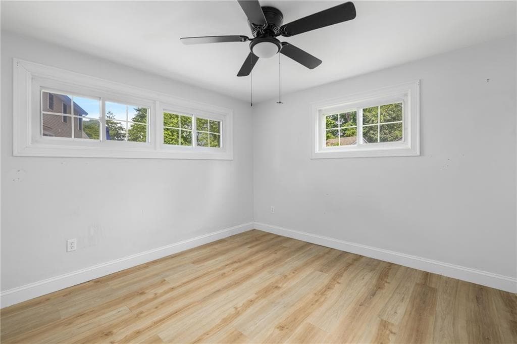 Single Family Residence at 37 Gerald Street, Warwick, photo 23 of 38