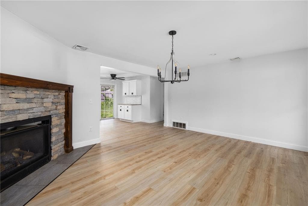 Single Family Residence at 37 Gerald Street, Warwick, photo 9 of 38