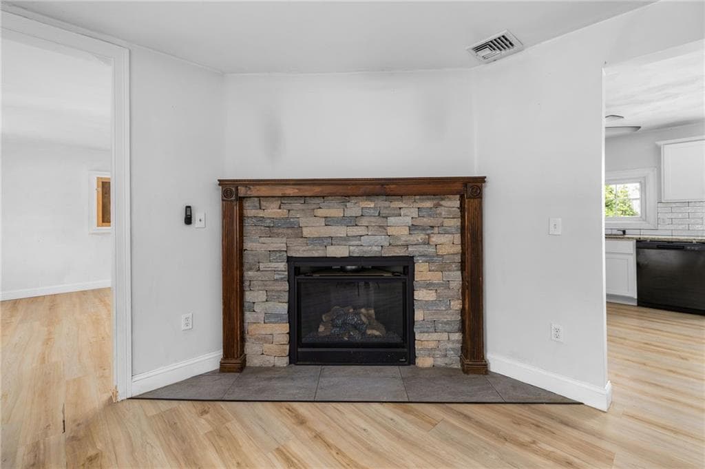 Single Family Residence at 37 Gerald Street, Warwick, photo 10 of 38