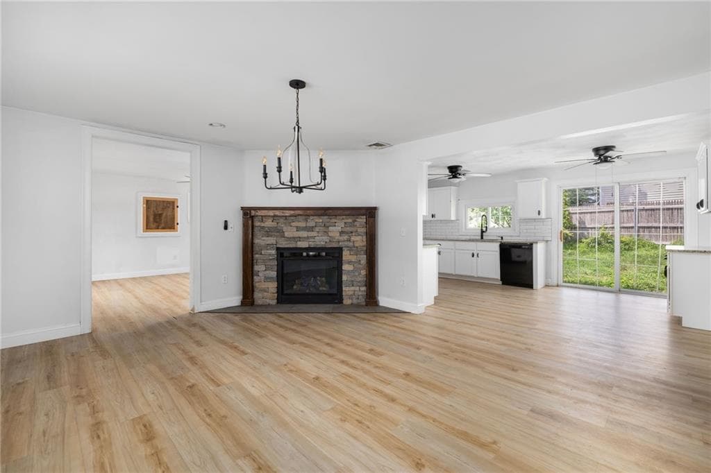 Single Family Residence at 37 Gerald Street, Warwick, photo 8 of 38