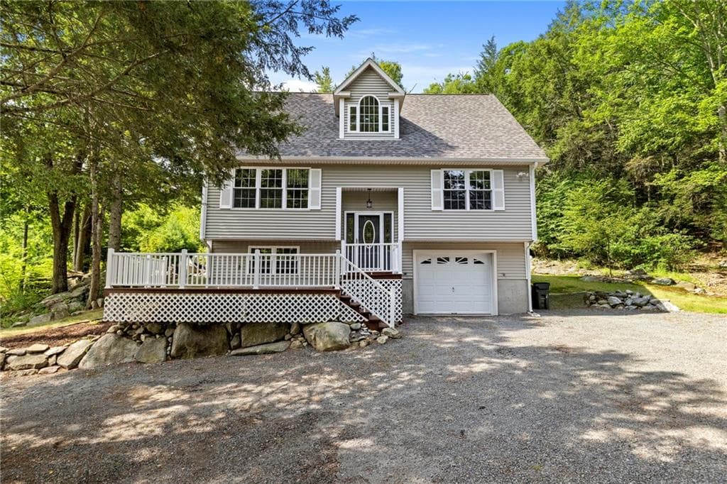 1524 Round Top Road