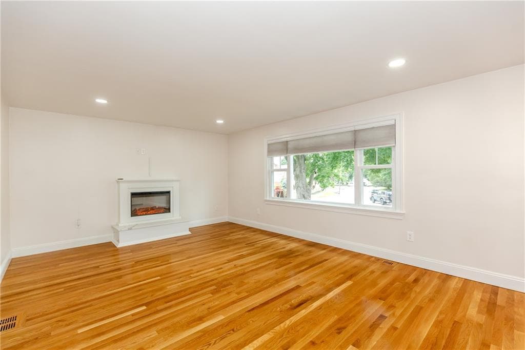 8 Barnes Street photo 18