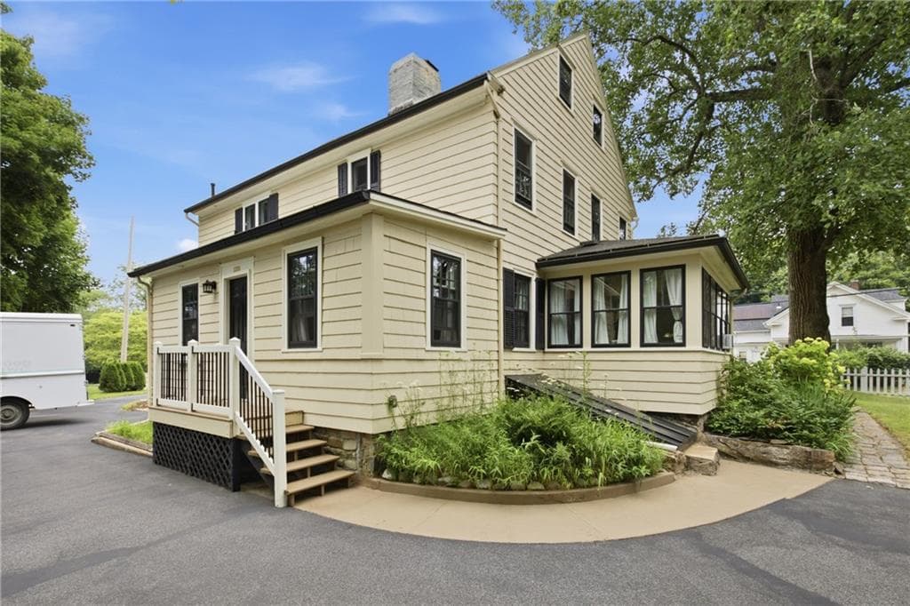 1331 New London Avenue photo 4