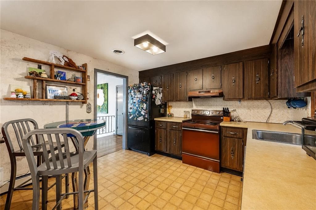 Single Family Residence at 140 King James Way, Wrentham, photo 17 of 38