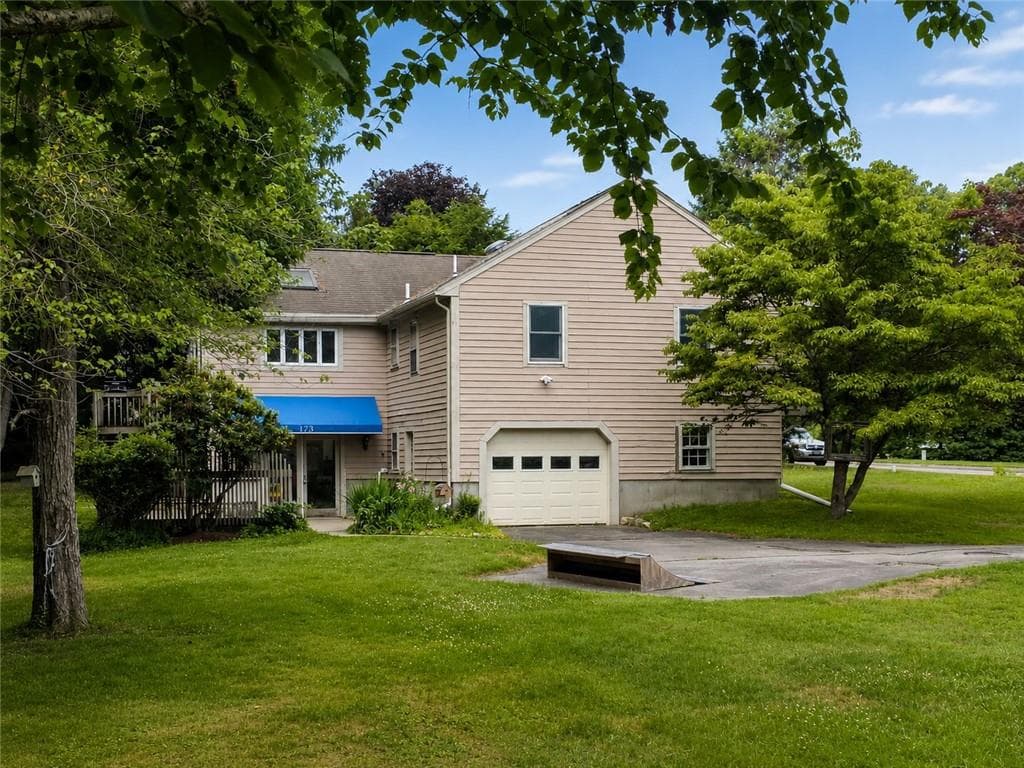 Single Family Residence at 140 King James Way, Wrentham, photo 32 of 38