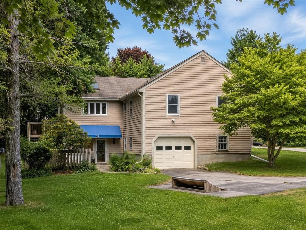 Single Family Residence at 140 King James Way, Wrentham, photo 30 of 38