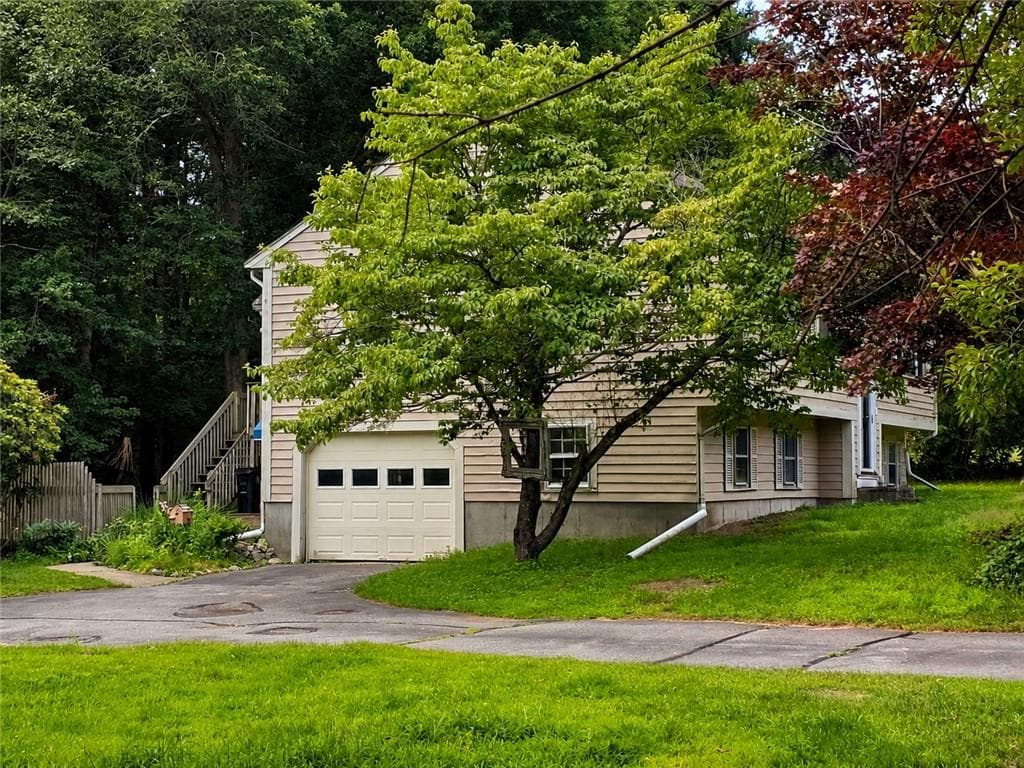 Single Family Residence at 140 King James Way, Wrentham, photo 33 of 38