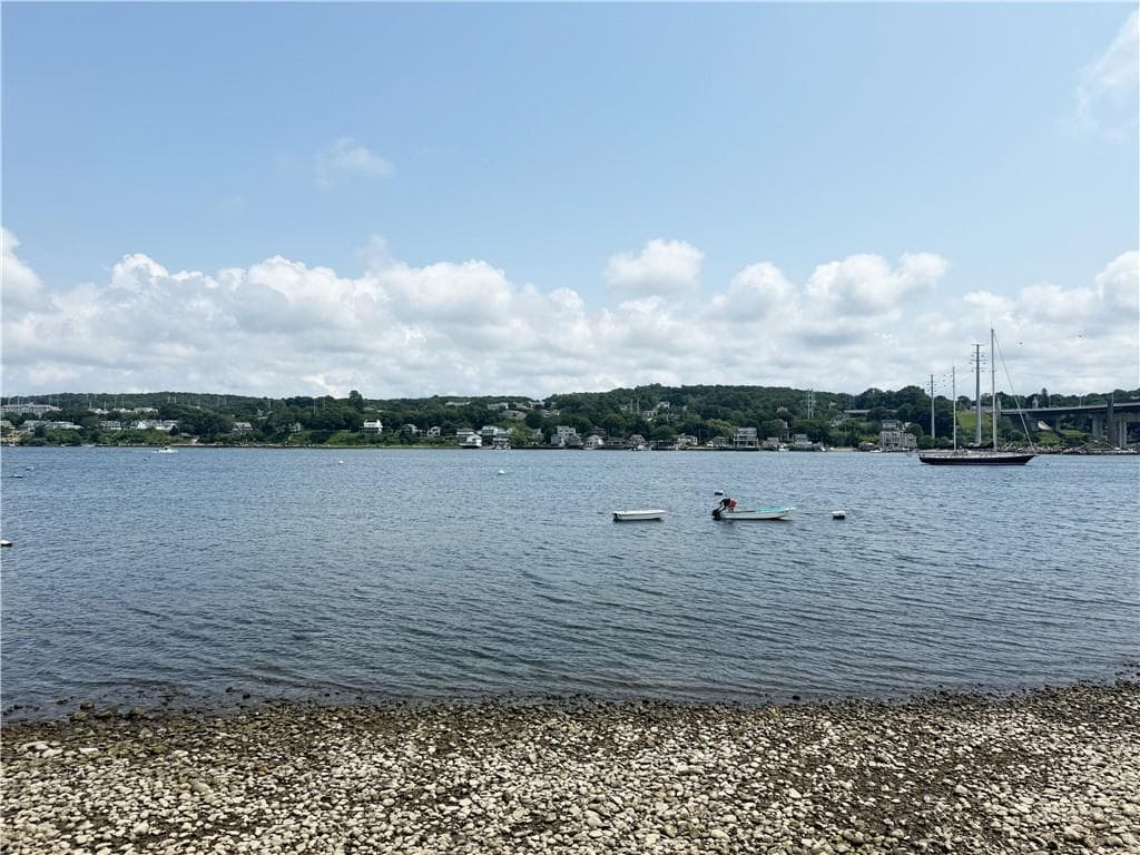 54 Narragansett Boulevard photo 28