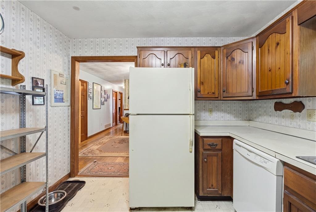 54 Narragansett Boulevard photo 9
