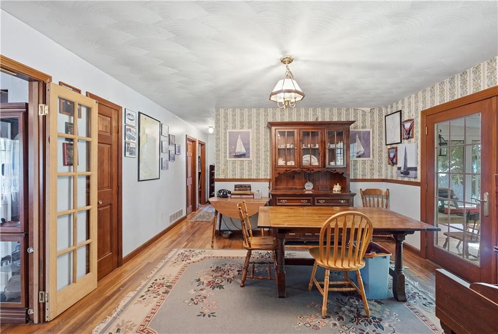 54 Narragansett Boulevard photo 4