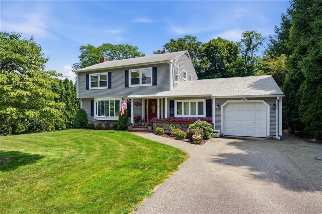 42 Grand Avenue photo 2