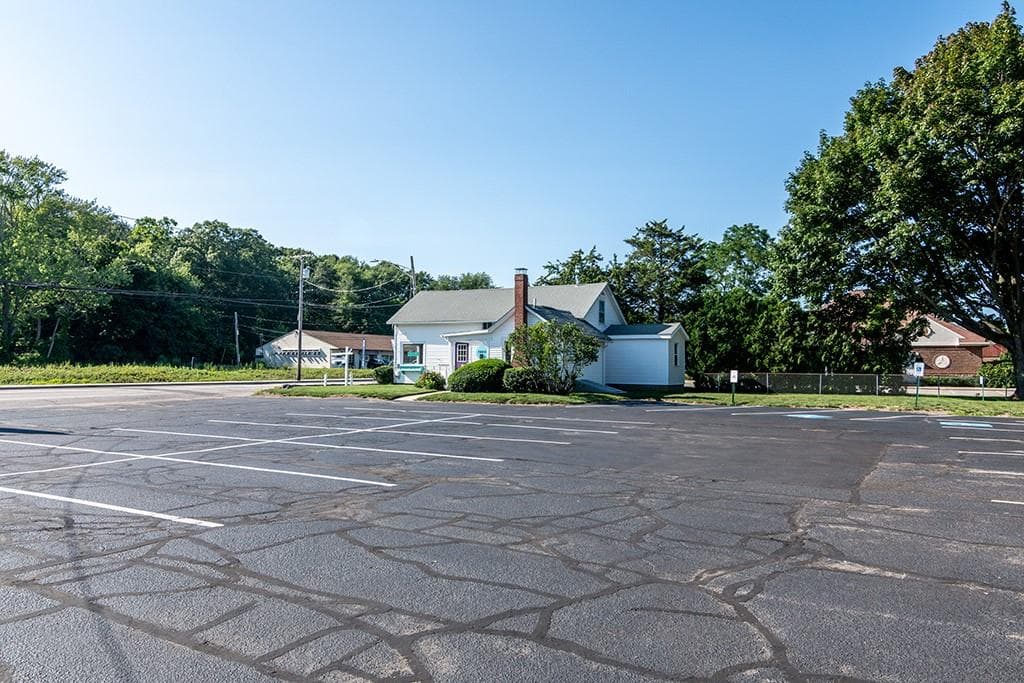 7440 7456 Post Road photo 10