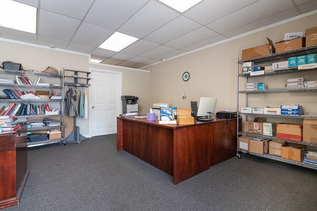 7440 7456 Post Road photo 41