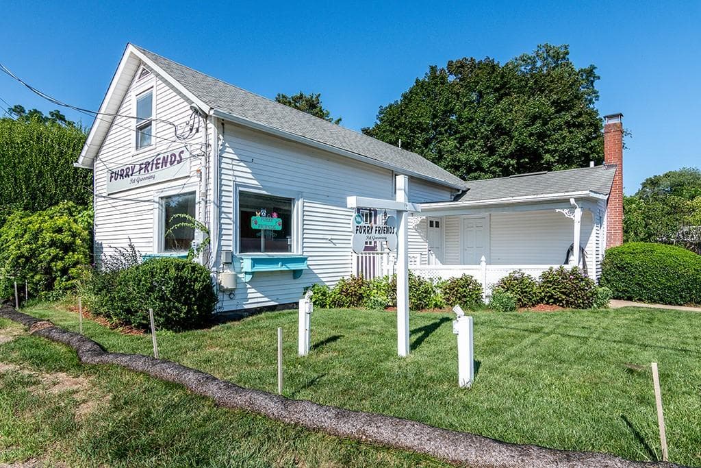 7440 7456 Post Road photo 11