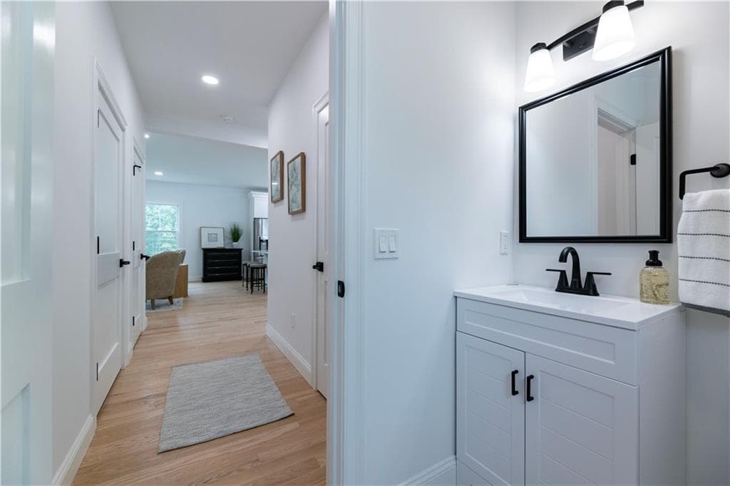 Condominium at 9 Stoneridge Road UNIT 9, Smithfield, photo 26 of 48