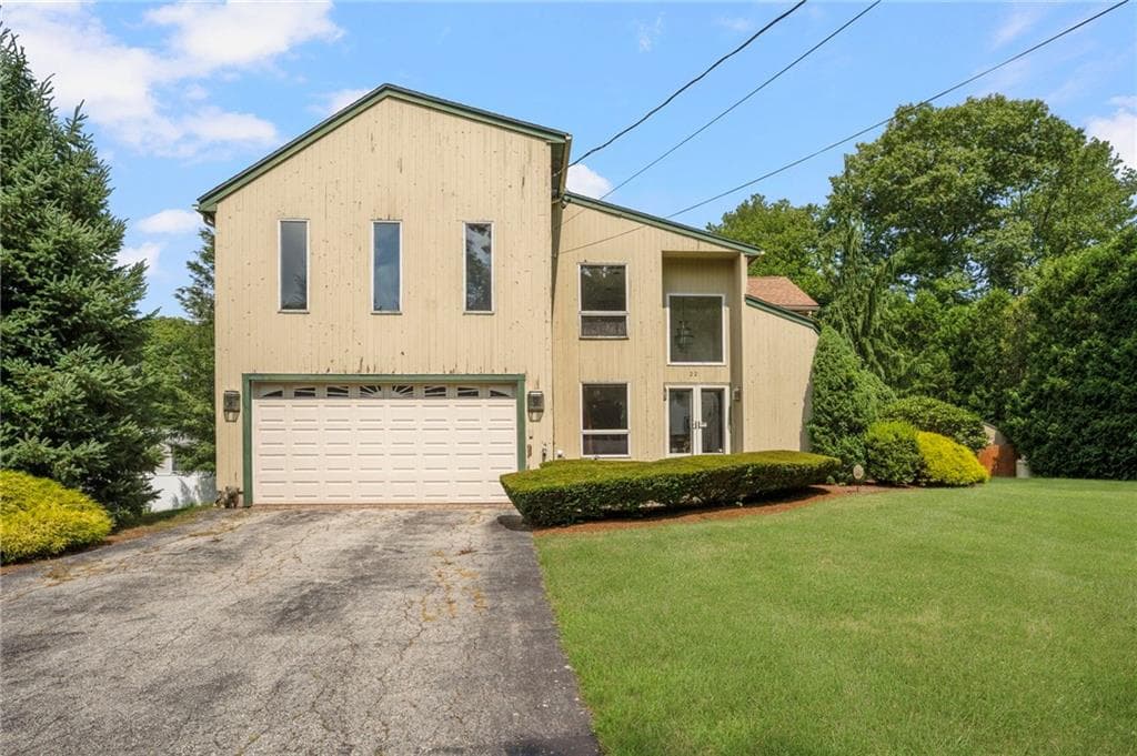 22 Golden View Drive photo 3
