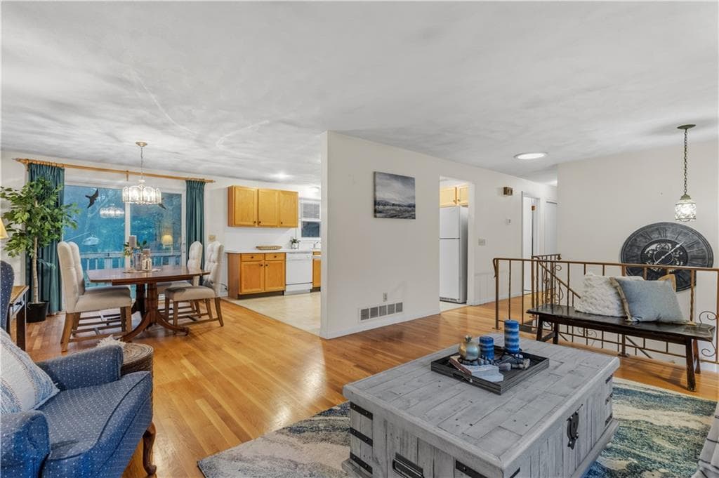 102 Windward Walk photo 11