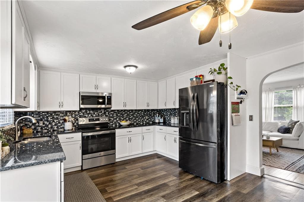 756 Metacom Avenue photo 7