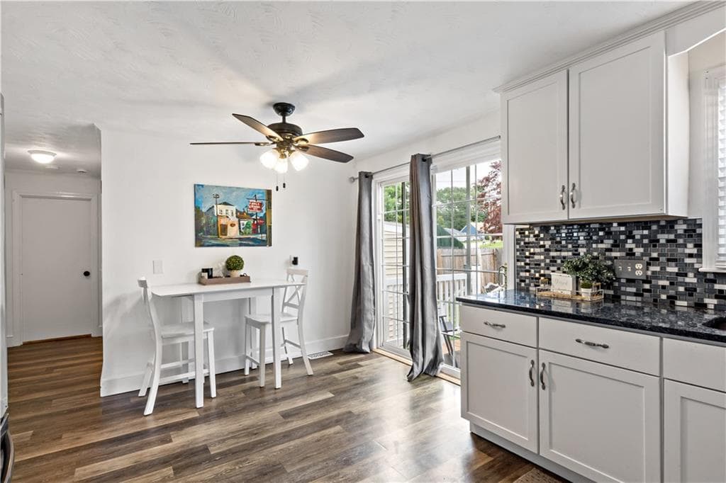 756 Metacom Avenue photo 9