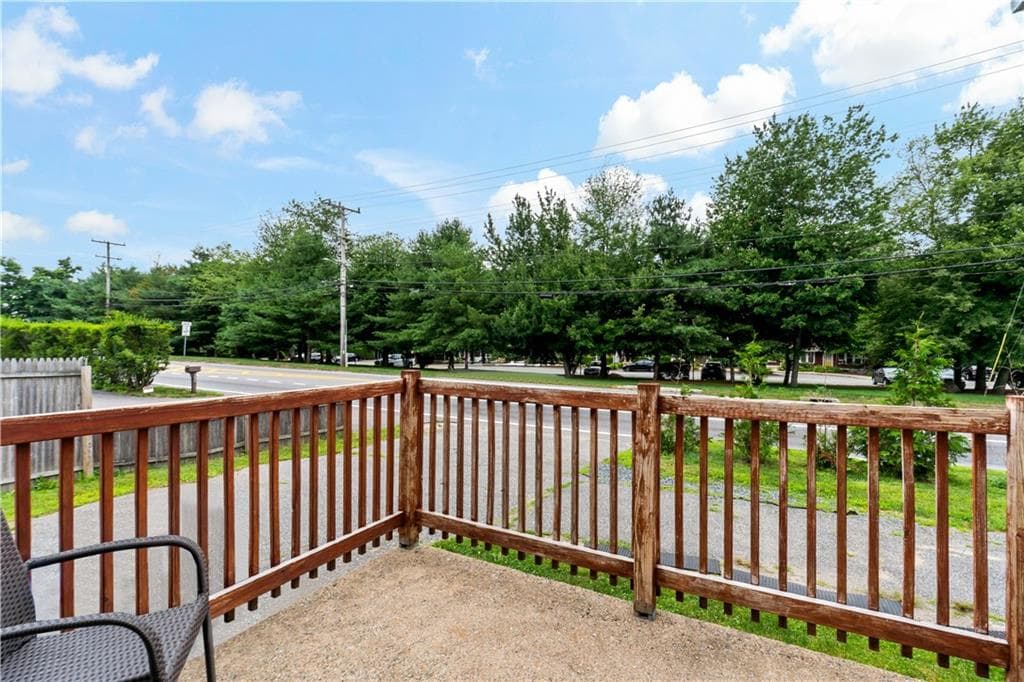 756 Metacom Avenue photo 15