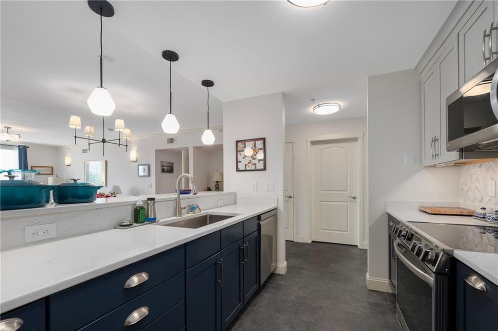 333 Atwells Avenue UNIT 206 photo 4
