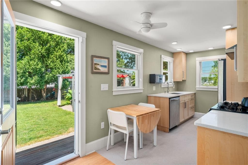 147 149 Riverside Drive photo 26