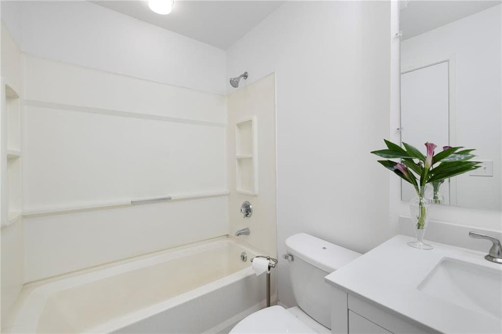 494 Woonasquatucket Avenue UNIT 206 photo 29