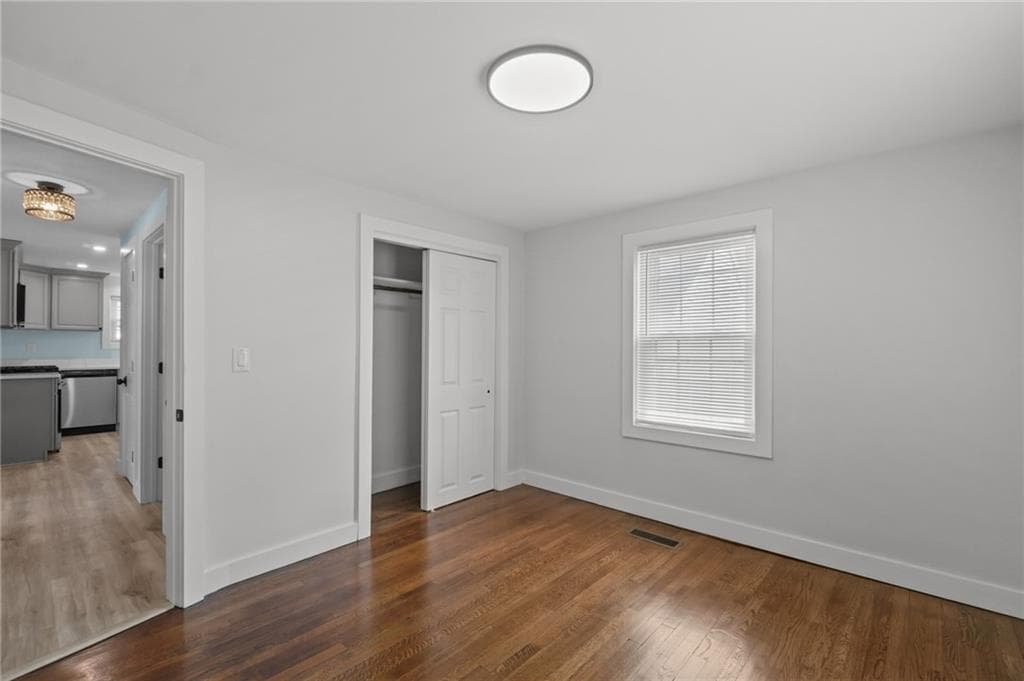 Single Family Residence at 95 Harmony Court, Warwick, photo 16 of 44