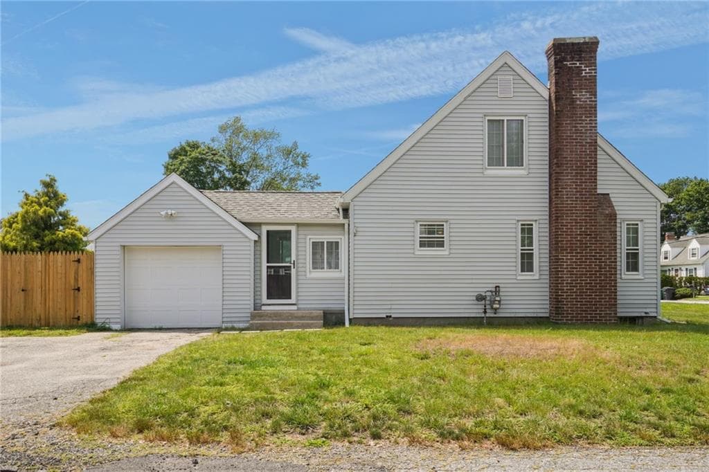 Single Family Residence at 95 Harmony Court, Warwick, photo 3 of 44