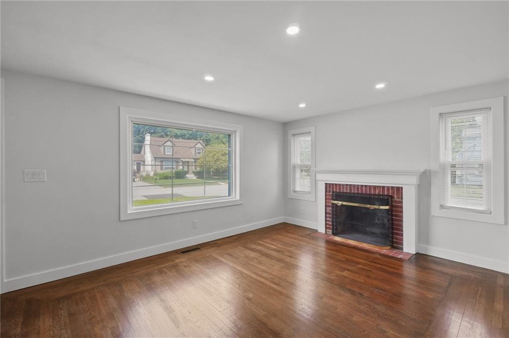 Single Family Residence at 95 Harmony Court, Warwick, photo 5 of 44