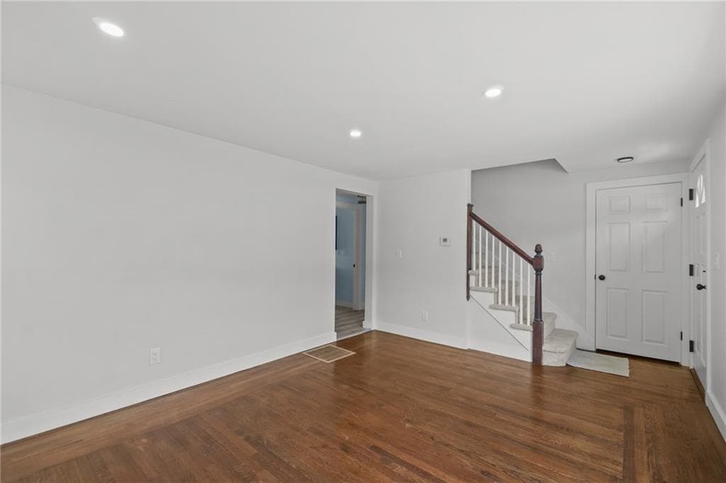 Single Family Residence at 95 Harmony Court, Warwick, photo 18 of 44