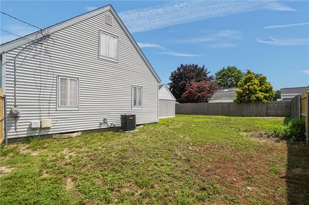 Single Family Residence at 95 Harmony Court, Warwick, photo 37 of 44