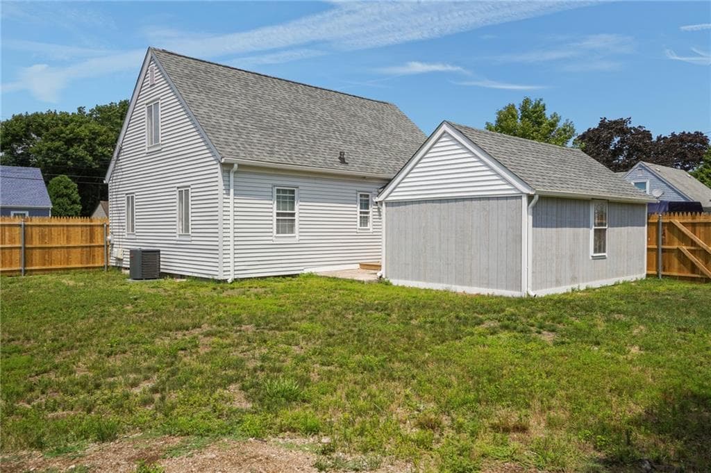 Single Family Residence at 95 Harmony Court, Warwick, photo 35 of 44