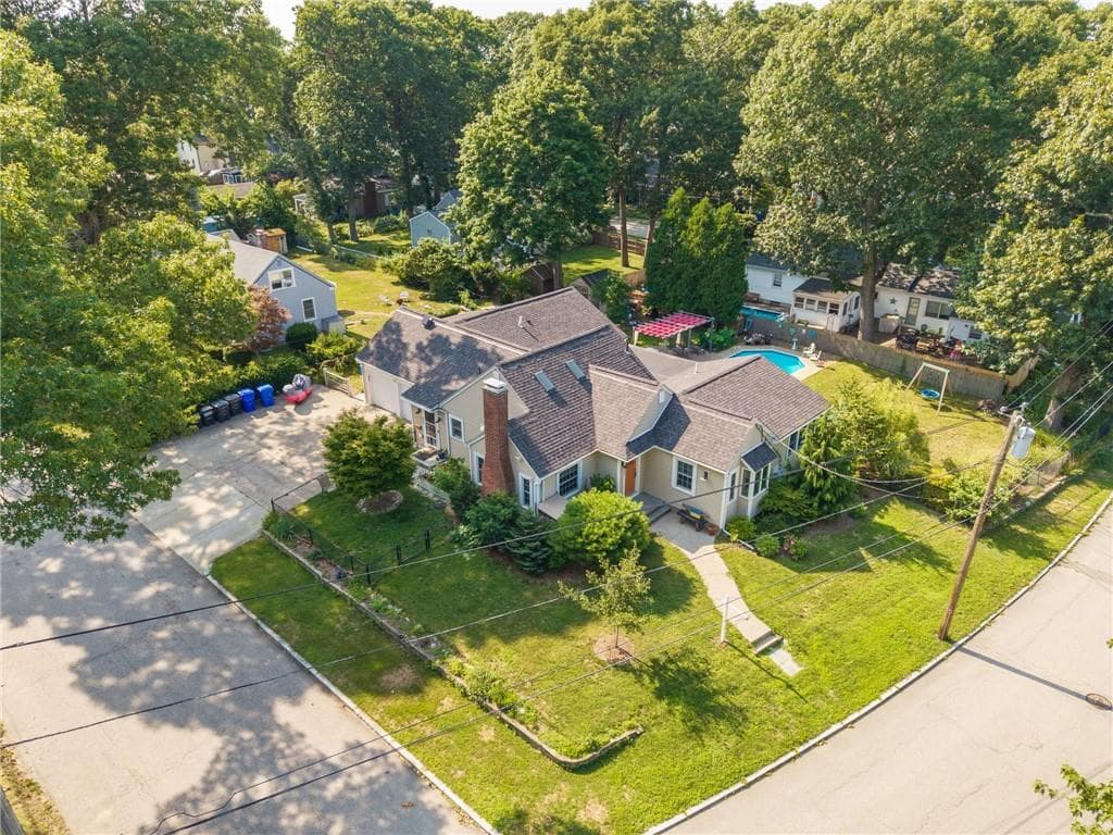 Single Family Residence at 147 149 Riverside Drive, East Providence, photo 35 of 40