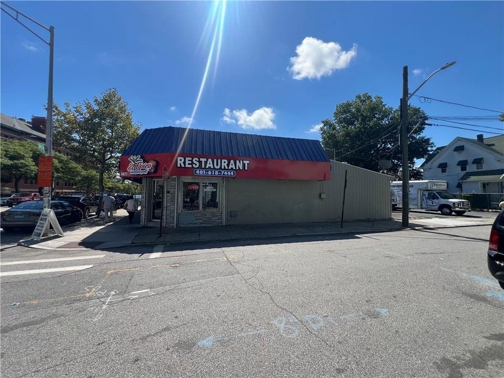1425 Broad Street photo 2