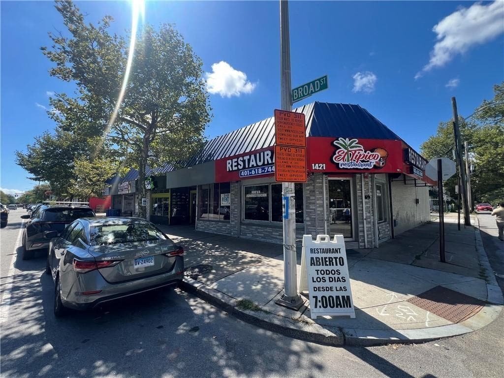 1425 Broad Street photo 3