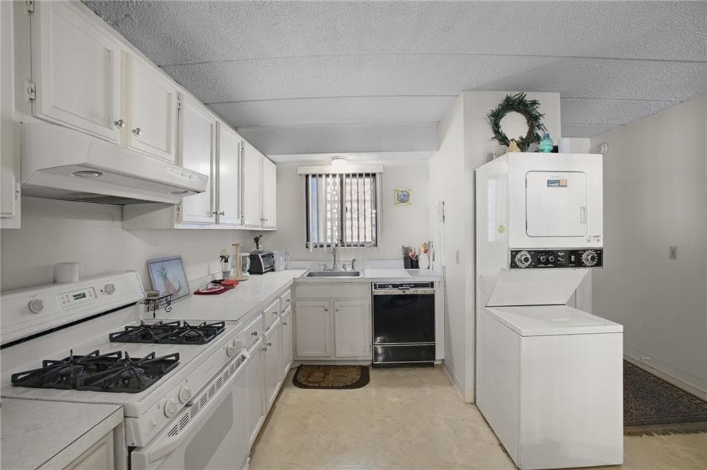 143 Hoffman Avenue UNIT 208 photo 6