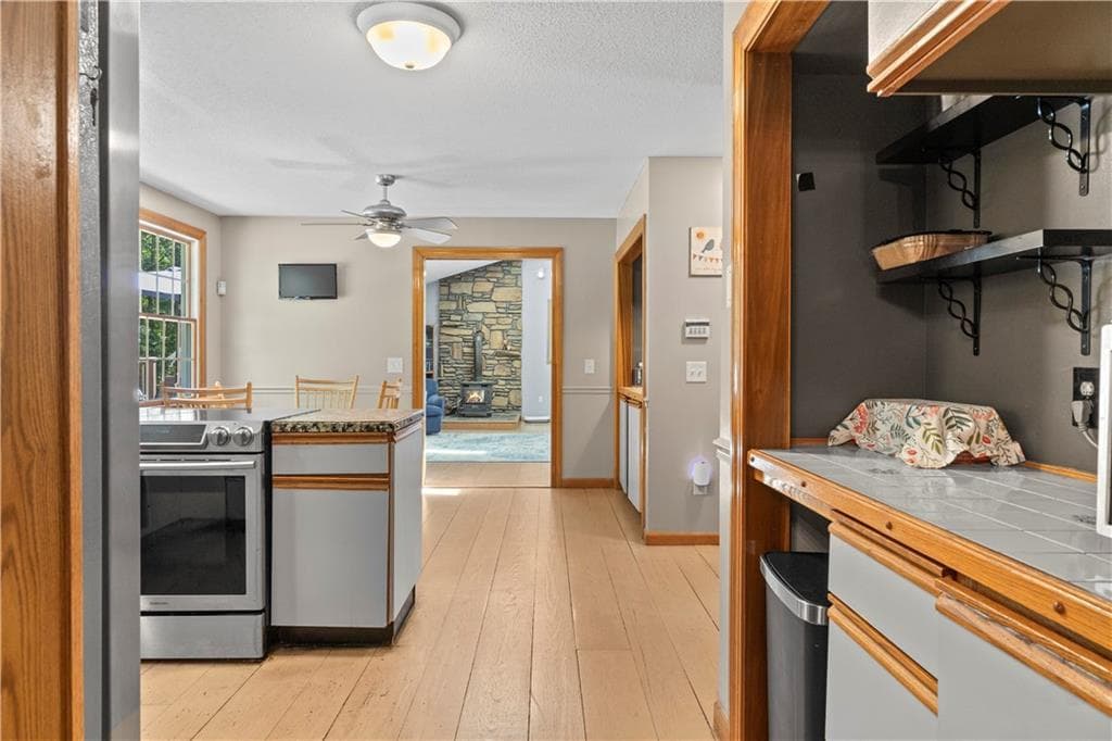 Single Family Residence at 189 Wolf Rock Road, Exeter, photo 15 of 50
