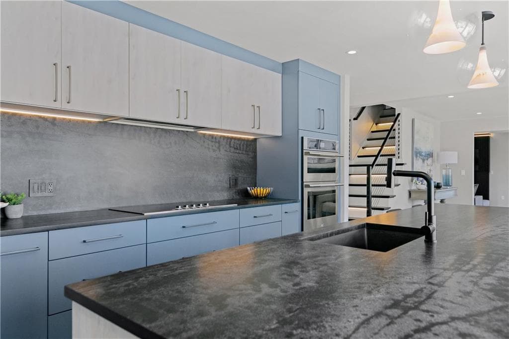 259 Taylor Road photo 12