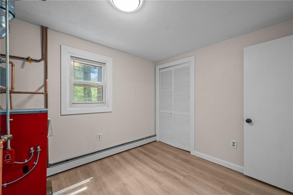 30 Hollywood Avenue photo 35