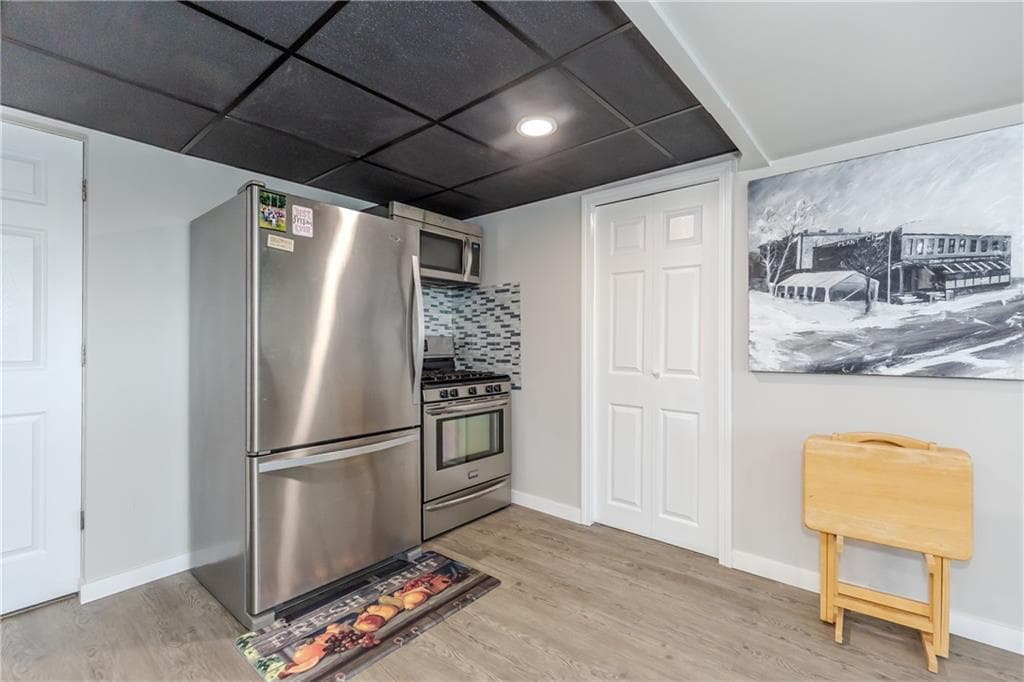 303 Gorton Lake Boulevard photo 36
