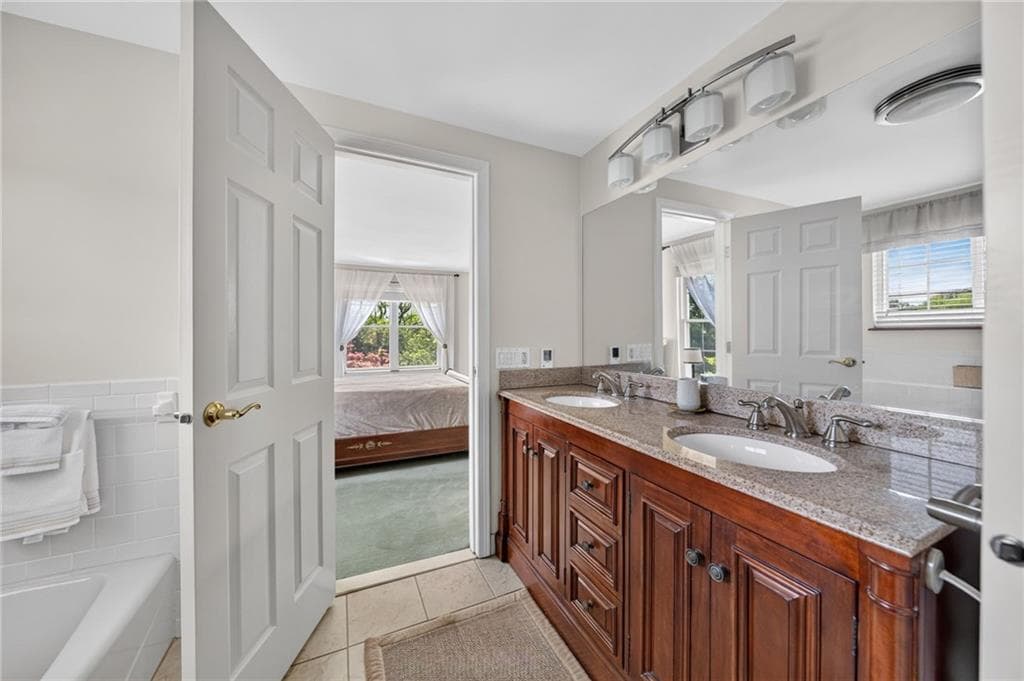Condominium at 30 Nipmuc Trail UNIT A, North Providence, photo 16 of 25